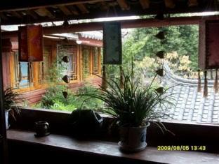 Overseas Inn Лицзян Экстерьер фото